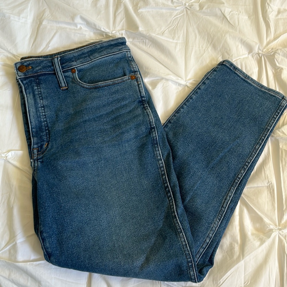 Madewell - medium wash- straight leg jeans